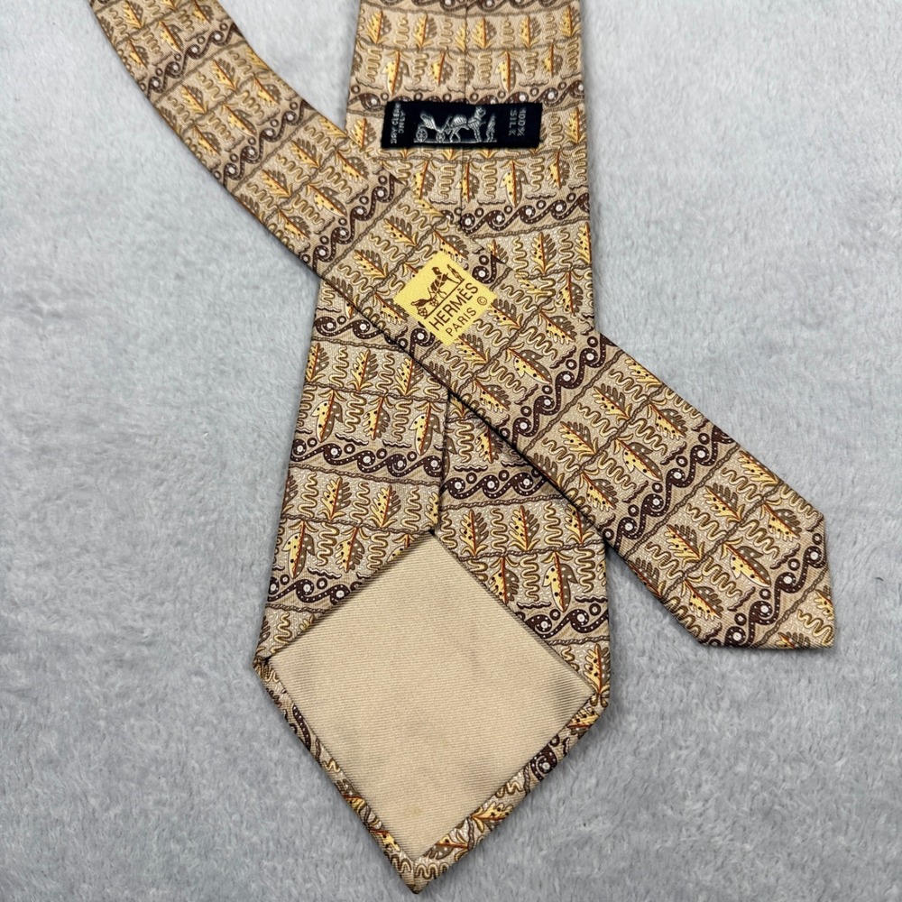 Hermes Silk Tie Mens OS Tan Brown 7718 OA Leaf Geometric Pattern Made in France - Picture 2 of 7